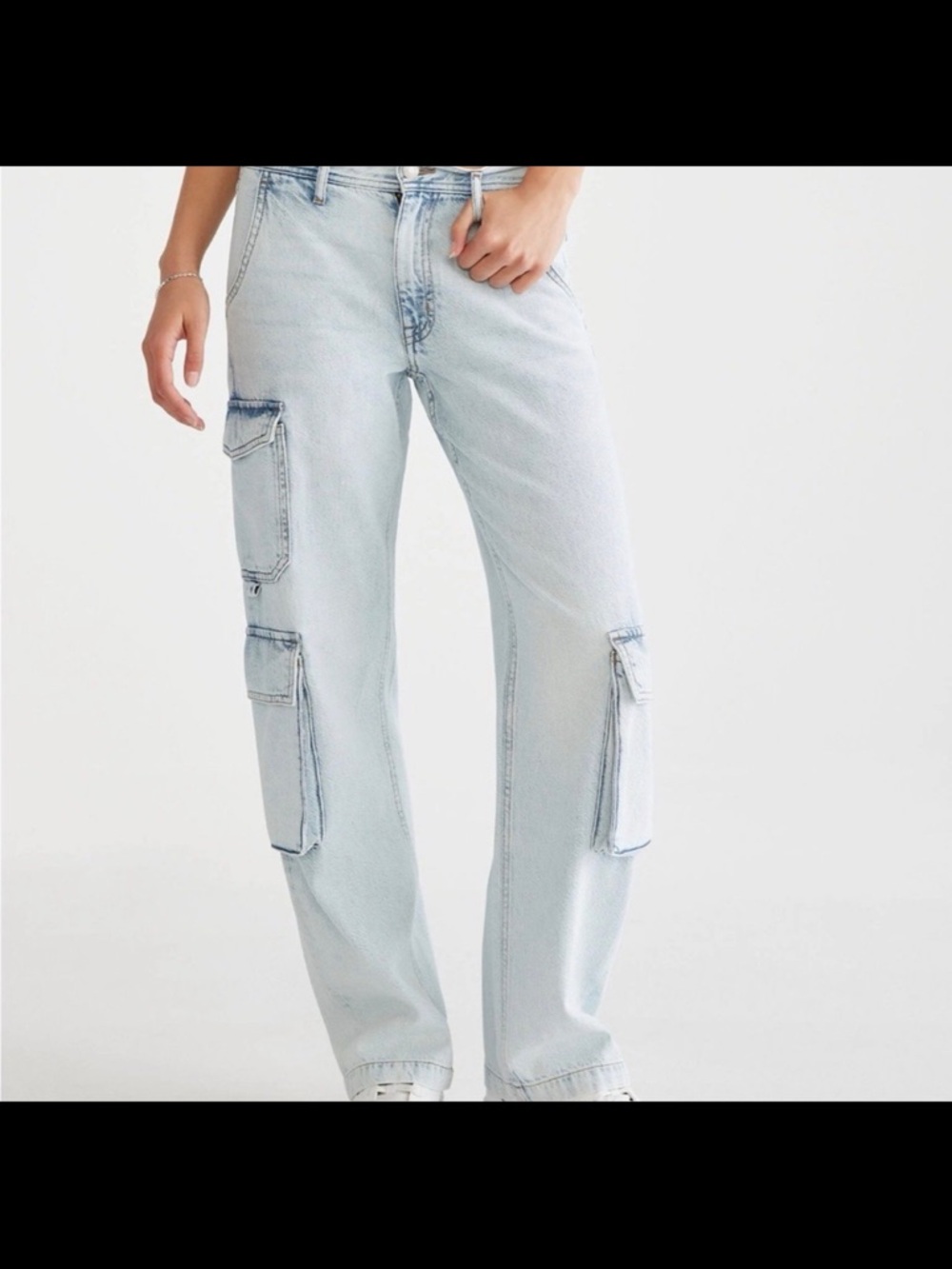 Light Wash Cargo Women’s Jeans - Casual Straight Leg size 8 never worn